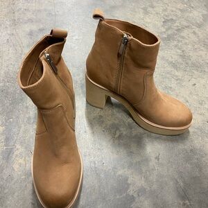 Dolce Vita Tan Heeled Boots